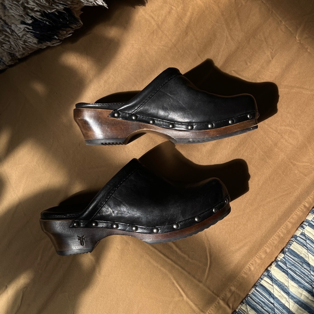 Frye Leather Clara Campus Clogs